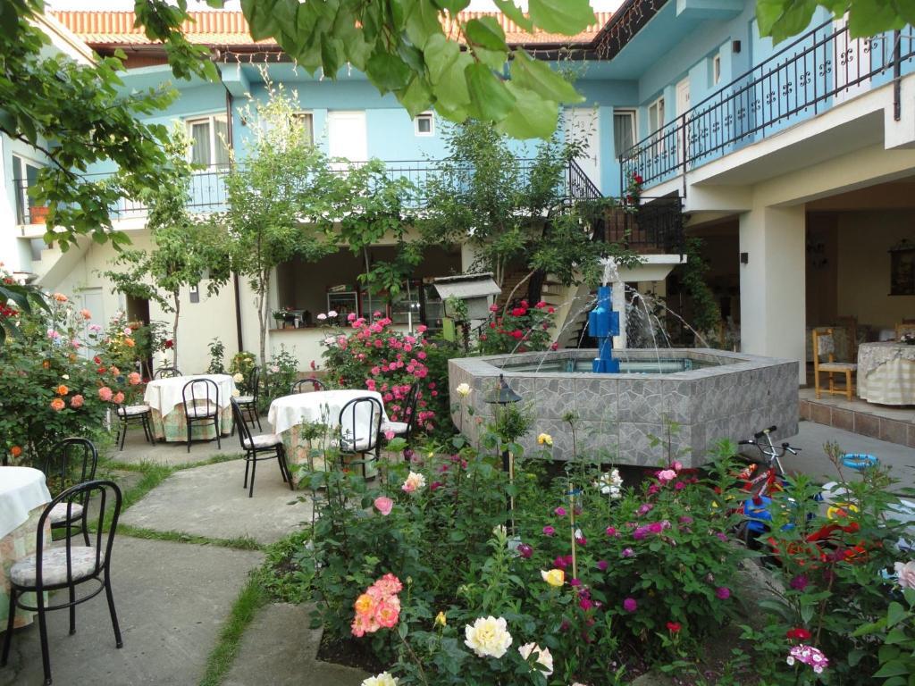 دروبيتا تورنو سيفيرين Hostel Tropical المظهر الخارجي الصورة